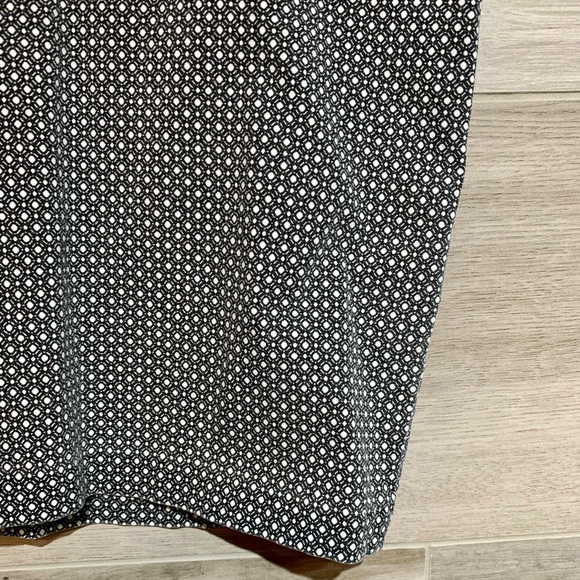 4/$25 Cute patterned high waisted skirt size XL - Picture 4 of 9